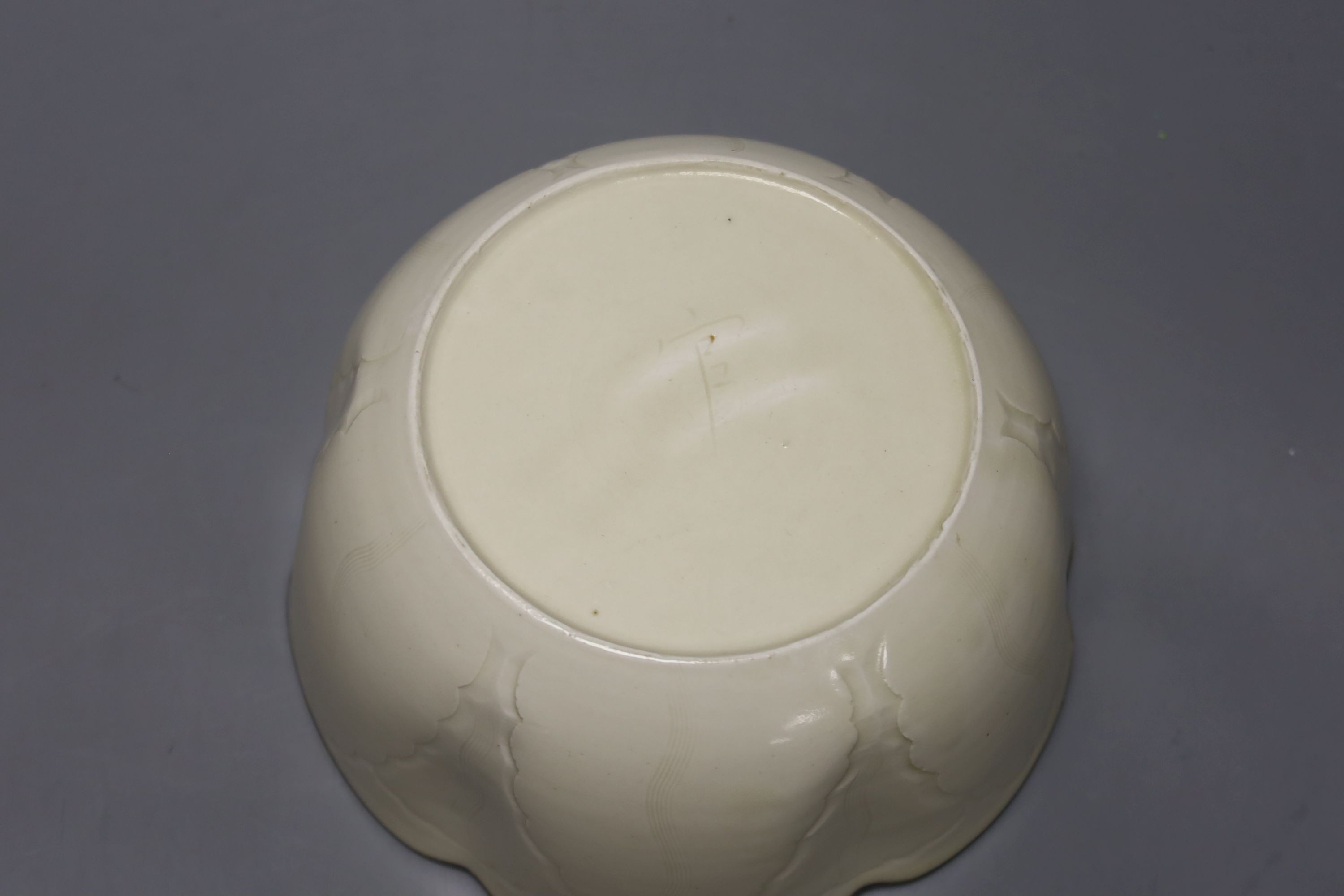 A Chinese Ding type hexafoil shaped bowl, diameter 19cm